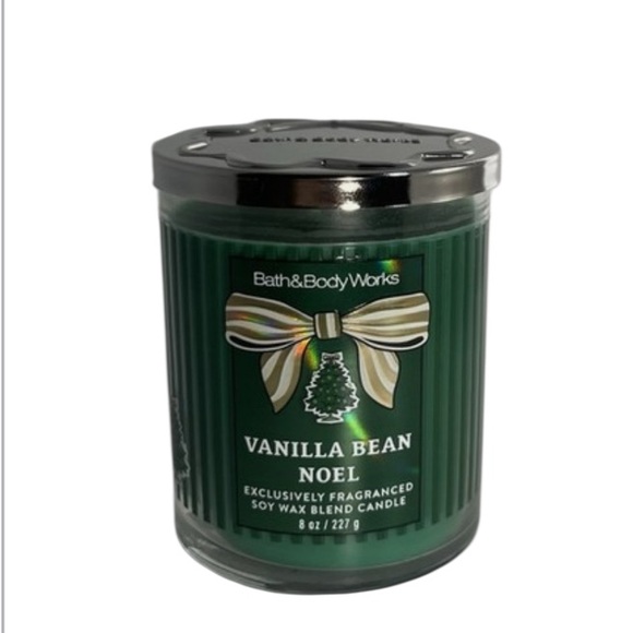 Bath & Body Works Vanilla Bean Noel Candle - Green - Picture 1 of 1